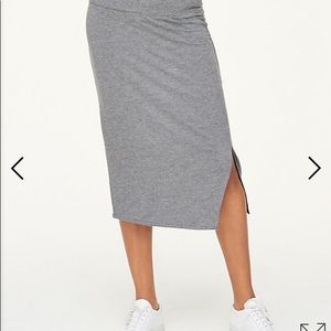 LOFT soft pencil skirt in grey color. New brand